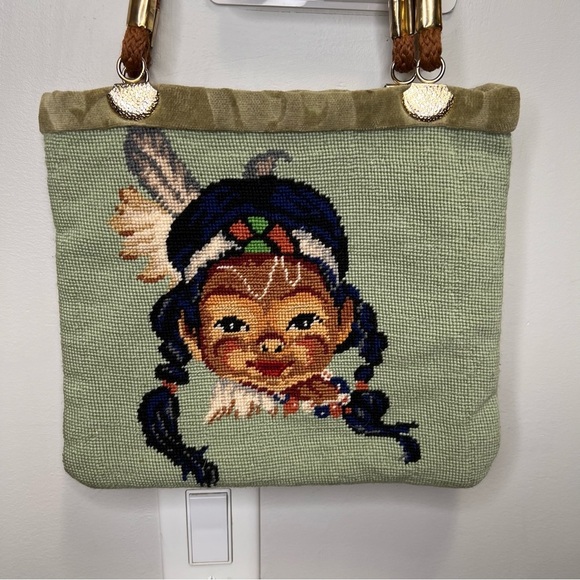 Aboriginal First Nations Needlepoint Handmade Purse - Picture 4 of 16